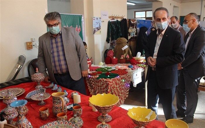 برگزاری نمایشگاه تولیدات مراکز یادگیری محلی در کانون شهید عفیفی رشت