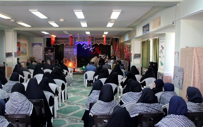 یادواره شهدای دبیرستان نیایش قم برگزار شد