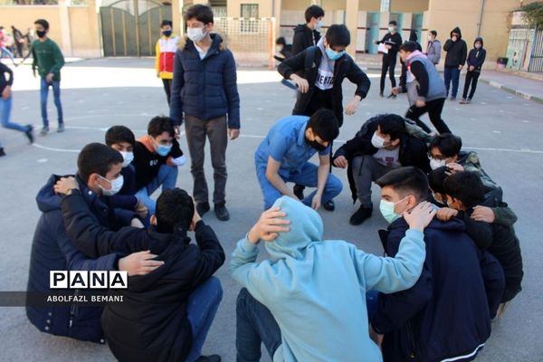 اجرای تمرین آمادگی دانش‌آموزان در برابر بلایای طبیعی