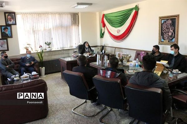 تجلیل از افتخار آفرینان تیم والیبال آموزش و پرورش شهرستان فیروزکوه