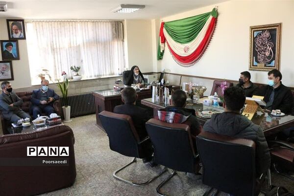 تجلیل از افتخار آفرینان تیم والیبال آموزش و پرورش شهرستان فیروزکوه