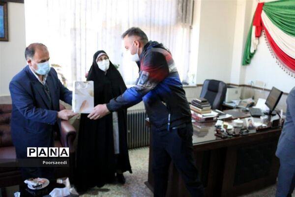 تجلیل از افتخار آفرینان تیم والیبال آموزش و پرورش شهرستان فیروزکوه