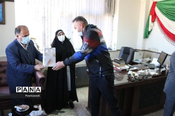 تجلیل از افتخار آفرینان تیم والیبال آموزش و پرورش شهرستان فیروزکوه