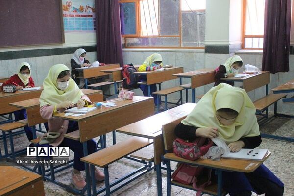 بازدید سرپرست مرکز امور بین‌الملل و مدارس خارج کشور وزارت آموزش و پرورش  از مدرسه باهنر بوشهر