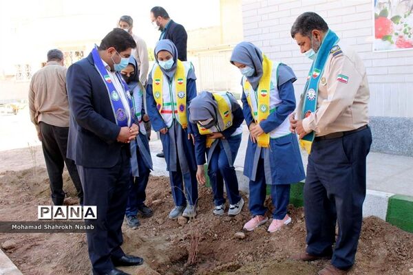 برگزاری پویش نذر نهال در ناحیه یک اهواز
