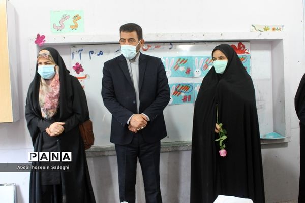 بازدید سرپرست مرکز امور بین‌الملل و مدارس خارج کشور وزارت آموزش و پرورش  از دبستان شهید حسن آیت محله تنگک بوشهر