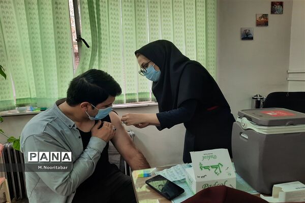 واکسیناسیون مرحله سوم کارکنان اداری آموزش و پرورش منطقه ۱۵