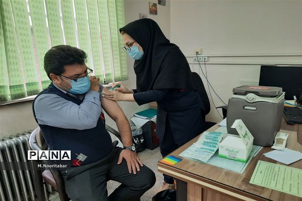 واکسیناسیون مرحله سوم کارکنان اداری آموزش و پرورش منطقه ۱۵