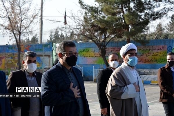 افتتاح زمین چمن مصنوعی در آموزشگاه شاهد رحیمی ناحیه یک مشهد