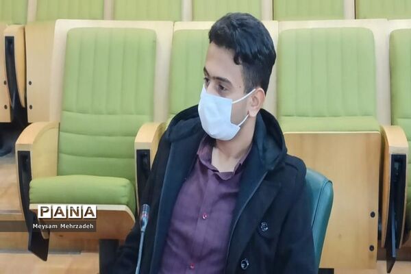نشست هم‌اندیشی مشاور امور جوانان استاندار بوشهر با نخبگان تشکل‌های دانش‌آموزی