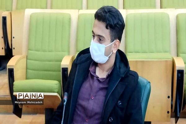 نشست هم‌اندیشی مشاور امور جوانان استاندار بوشهر با نخبگان تشکل‌های دانش‌آموزی