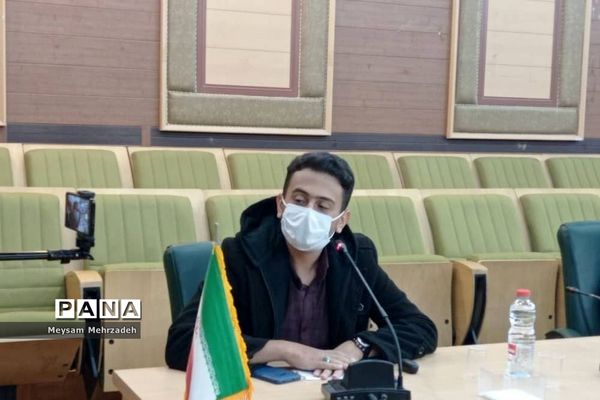 نشست هم‌اندیشی مشاور امور جوانان استاندار بوشهر با نخبگان تشکل‌های دانش‌آموزی