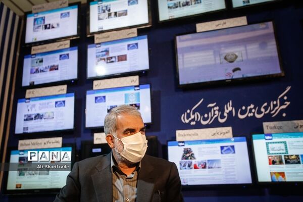 بازدید وزیر آموزش و پرورش از نمایشگاه دستاوردهای جهاد دانشگاهی