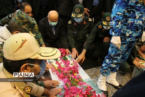 استقبال از پیکر شهیدان گمنام در بوشهر