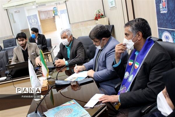 تجلیل از اعضای هیات رئیسه اولین دوره مجلس دانش‌آموزی شهرستان بافق