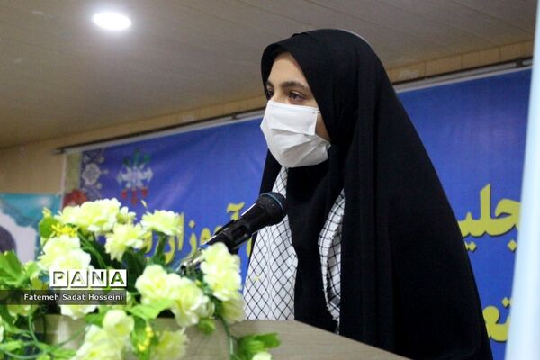 تجلیل از دانش‌آموزان برتر مدارس استعدادهای درخشان استان بوشهر