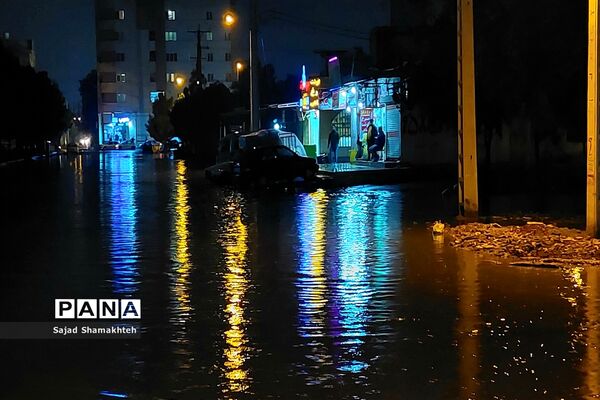 بارش‌های زمستانی و آغاز آبگرفتگی معابر در اهواز