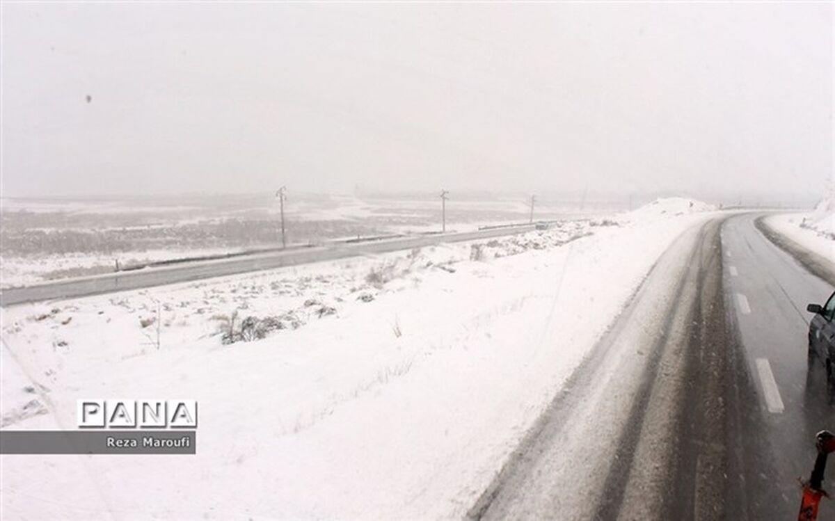 آغاز امدادرسانی به استان‌های درگیر برف و کولاک