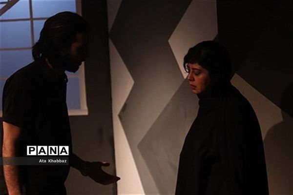 اجرای نمایش «و چند داستان دیگر...»