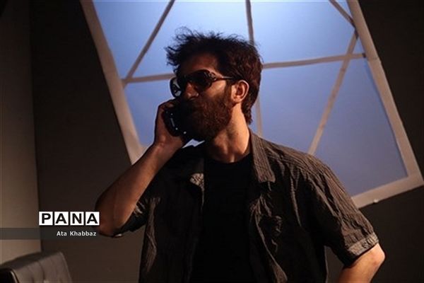 اجرای نمایش «و چند داستان دیگر...»