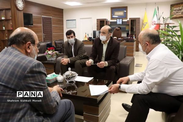 نشست مدیران شرکت گاز استان با نماینده قزوین