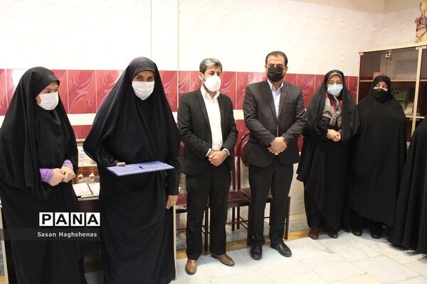 مراسم تجلیل از خانواده‌های شهدا درشهرستان اسلامشهر