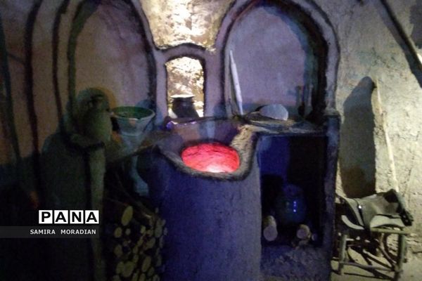 نمایشگاه بصیرت فاطمی در امامزاده سید معصوم قم