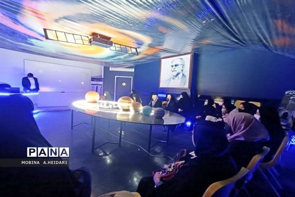 بازدید دانش‌آموزان مدارس قم از کارگاه نجوم هنرستان صباری