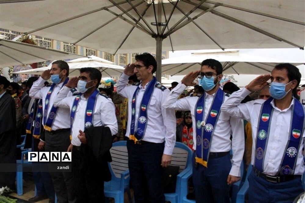 حضور تشکلات دانش‌آموزی در گلزار شهدا کرمان