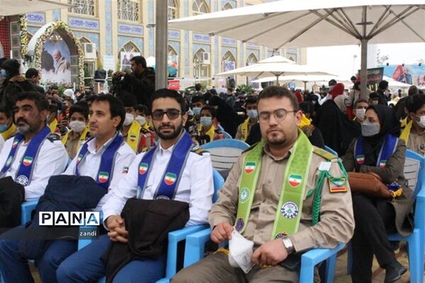 حضور تشکلات دانش‌آموزی در گلزار شهدا کرمان