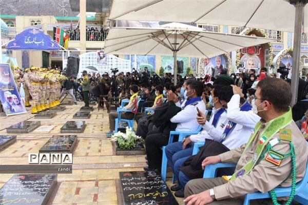 حضور تشکلات دانش‌آموزی در گلزار شهدا کرمان
