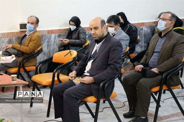 برگزاری شب شعر آیینی سلسله شهادت در آموزش و پرورش ناحیه سه مشهد