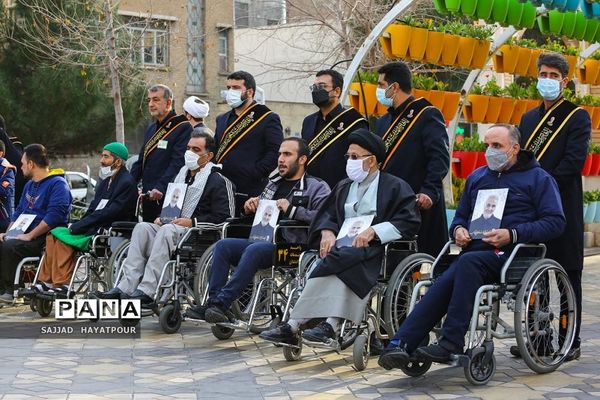 زیارت حضرت معصومه(س) به نیابت از حاج قاسم توسط 40 بیمار قطع نخاعی