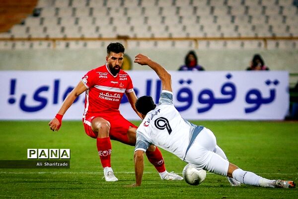 دیدار تیم های پرسپولیس و تراکتورسازی