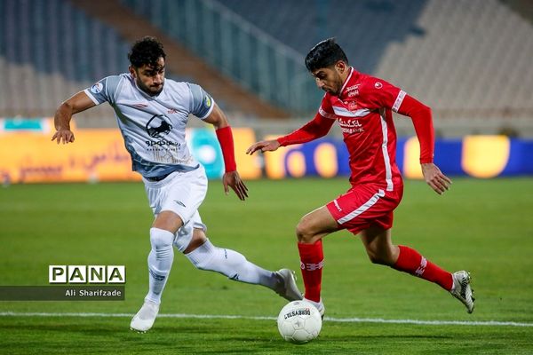 دیدار تیم های پرسپولیس و تراکتورسازی