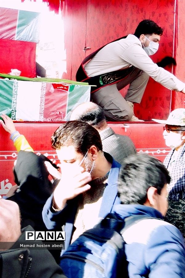 تشییع پیکر شهدای تازه تفحص شده دوران هشت سال دفاع مقدس در چرمهین استان اصفهان