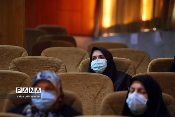 نشست تببین برنامه‌های اجرایی حوزه مشاوره و مراقبت در برابر آسیب‌های اجتماعی