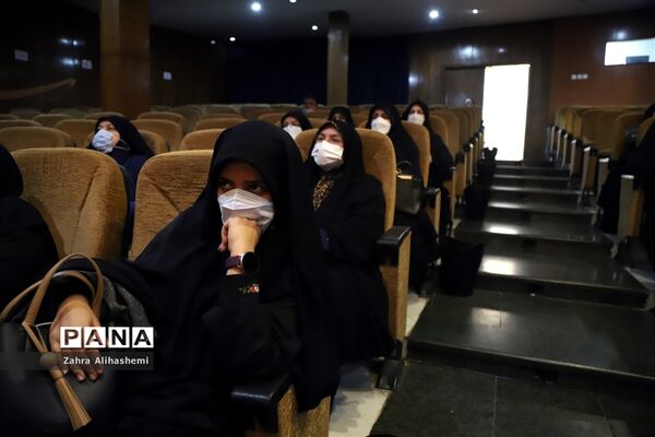 نشست تببین برنامه‌های اجرایی حوزه مشاوره و مراقبت در برابر آسیب‌های اجتماعی