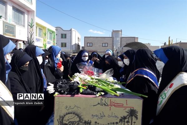 نخستین روز از میهمانی شهدای گمنام در مدارس زاهدان