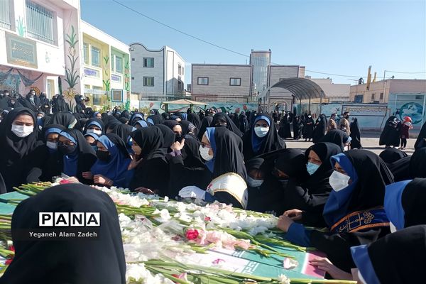 نخستین روز از میهمانی شهدای گمنام در مدارس زاهدان