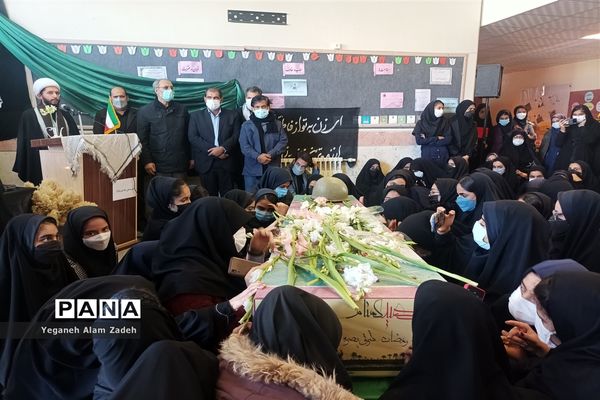 نخستین روز از میهمانی شهدای گمنام در مدارس زاهدان