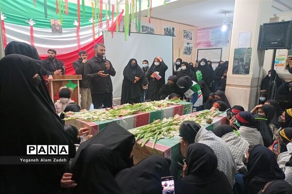 نخستین روز از میهمانی شهدای گمنام در مدارس زاهدان