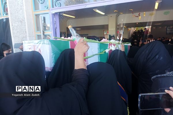 نخستین روز از میهمانی شهدای گمنام در مدارس زاهدان