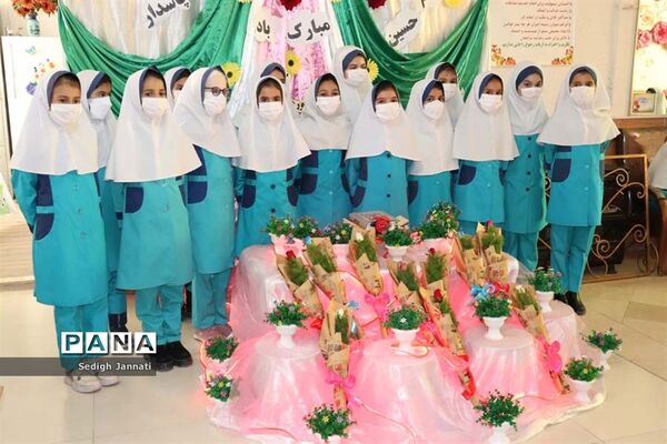 آیین گرامیداشت روز پاسدار در مدارس شهرستان آباده