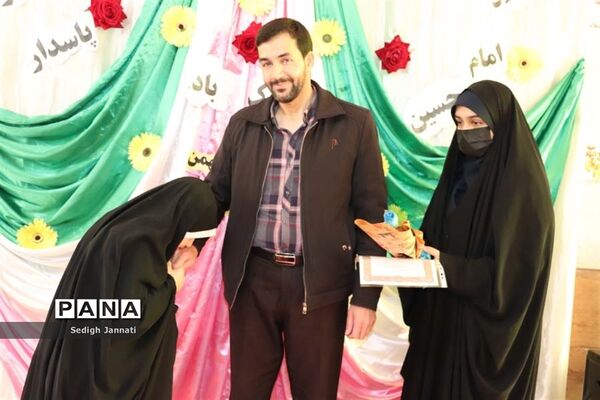 آیین گرامیداشت روز پاسدار در مدارس شهرستان آباده