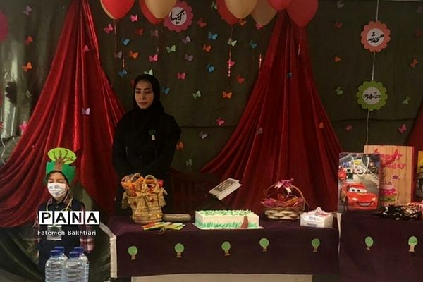 کاشت نهال در مراکز پیش‌دبستانی ناحیه یک شهرری