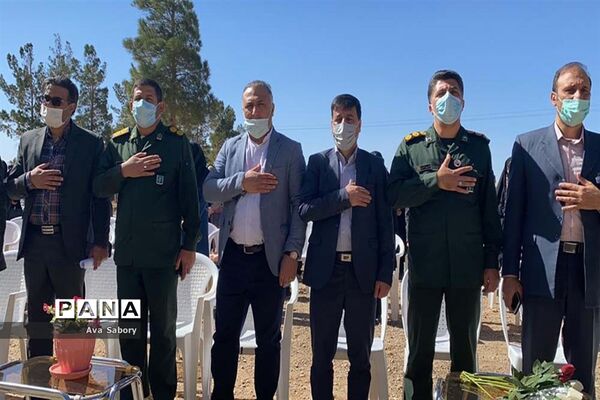 با حضور مسئولان آموزش و پرورش آباده  اجرای پویش ایران سر سبز