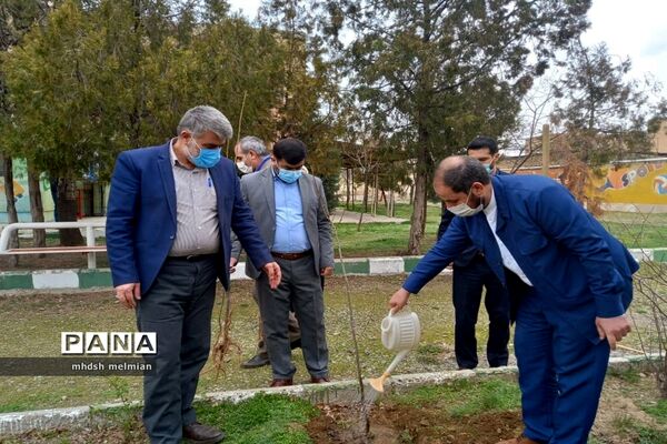 مراسم روز درختکاری در کانون امام خمینی شهر محمدیه (استان قزوین)