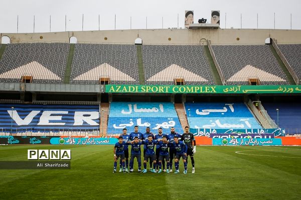 دیدار تیم‌های تیم استقلال و گل‌گهر