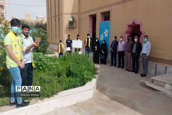 کاشت نهال به‌مناسبت روز درختکاری در مدارس بندرامام خمینی (ره)
